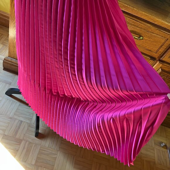 🩷 Barbie HOT Pink Pleated Midi Dress - NWT!! - Picture 7 of 10